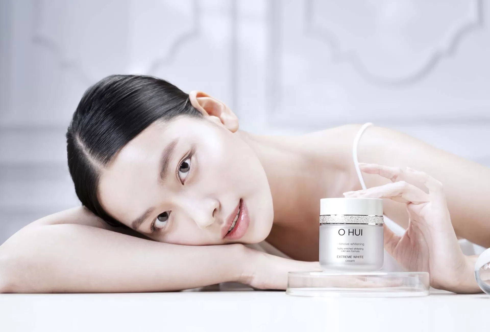 OHUI EXTREME WHITE CREAM: SỨC MẠNH DƯỠNG TRẮNG ĐỘT PHÁ TỪ CÔNG NGHỆ SNOW VITAMINTM ĐỘC QUYỀN